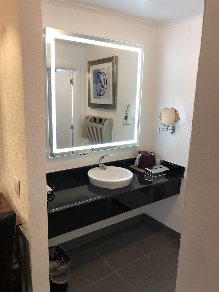 Berkshire Inn 18/32