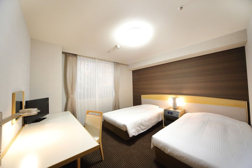 ROOM, TWIN BEDS, SMOKING