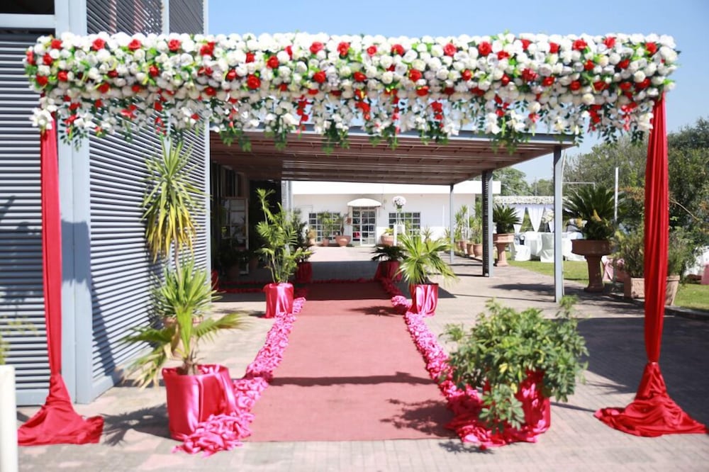 The Mark Suites and Banquet Halls 42/45