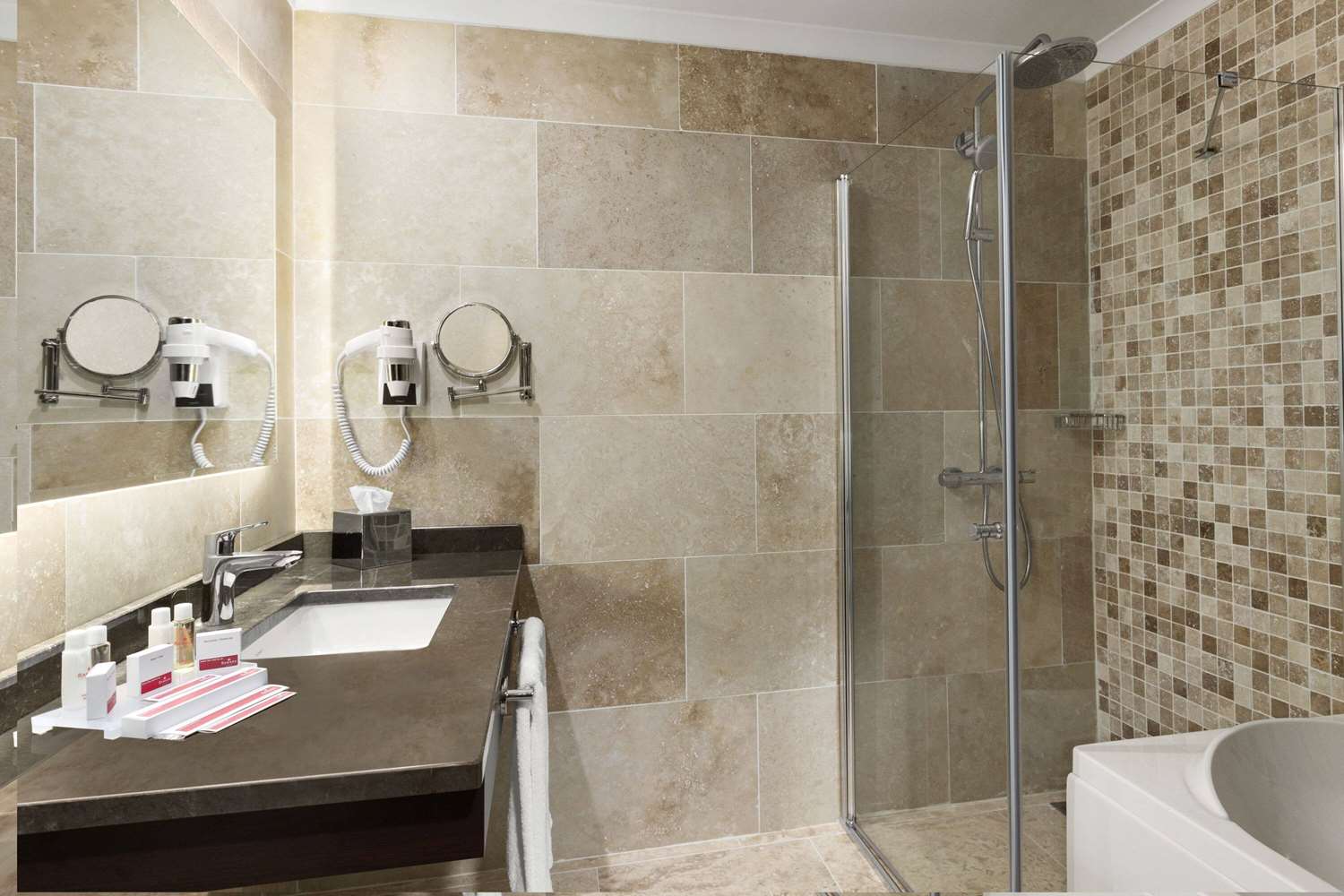 Ramada Hotel & Suites by Wyndham Istanbul Merter 22/24