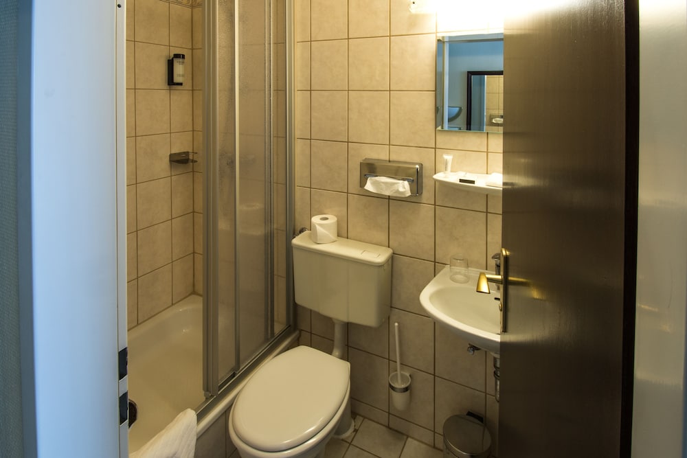 Sachsenwald Hotel Reinbek 45/48