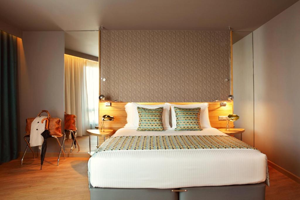 غرفة قياسية بسرير مزدوج، Wyndham Grand Athens 3/3