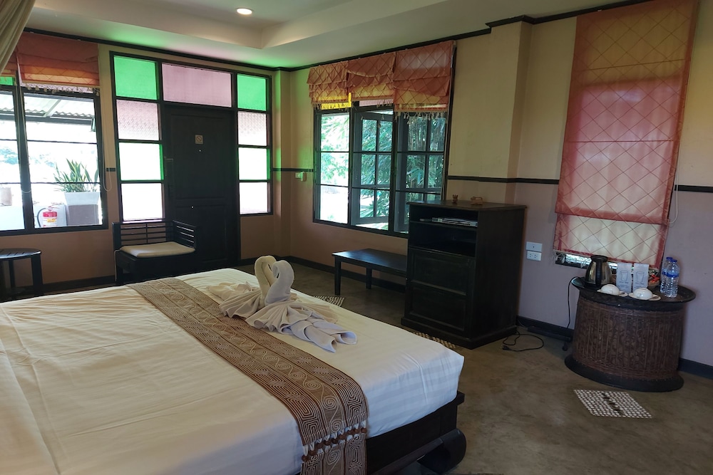 Baan Chai Thung 66/81