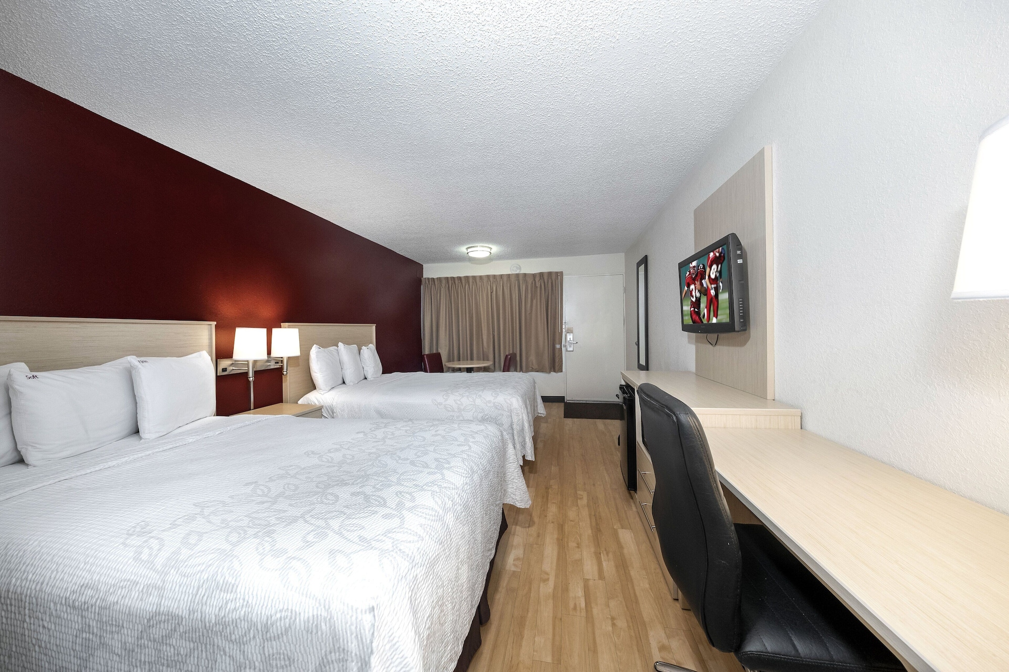 NON-SMOKING STANDARD 2 FULL BEDS