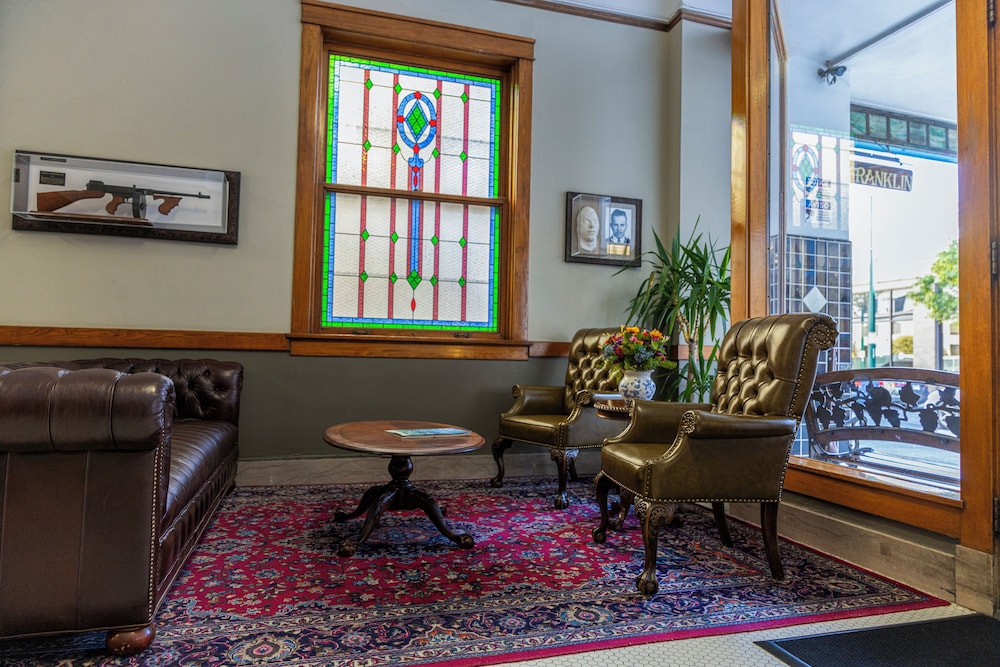 Gardner Hotel & Hostel 32/49