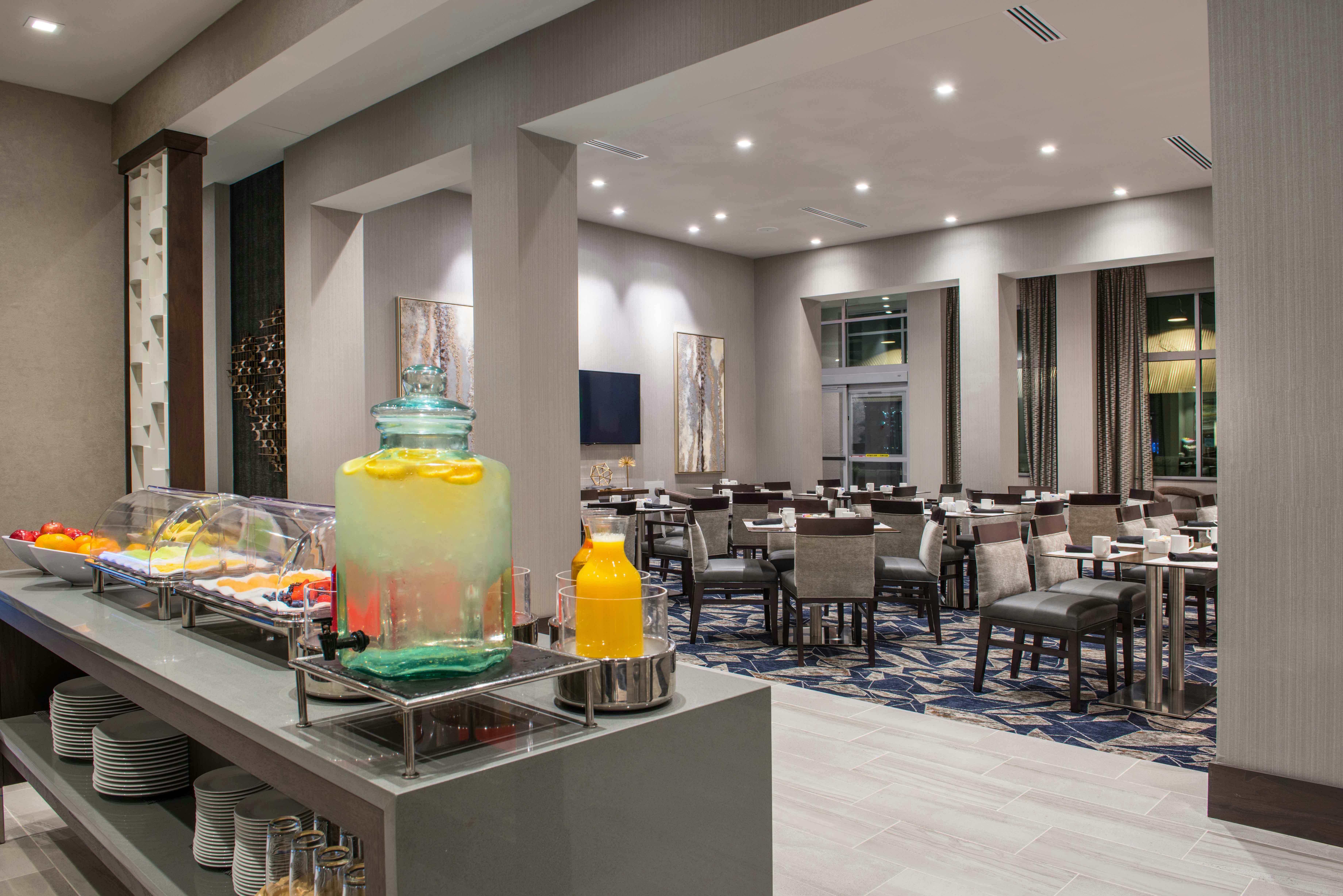 Hilton Garden Inn Foxborough Patriot Place Ma 21/56