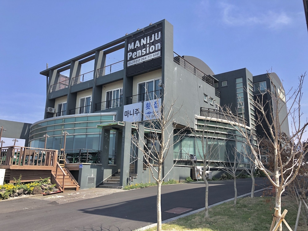Maniju Pension 2/70