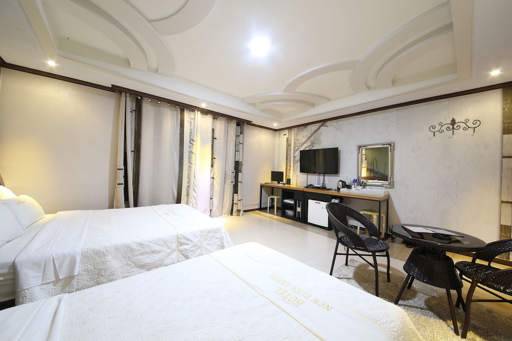 Hotel New Evergreen 14/62