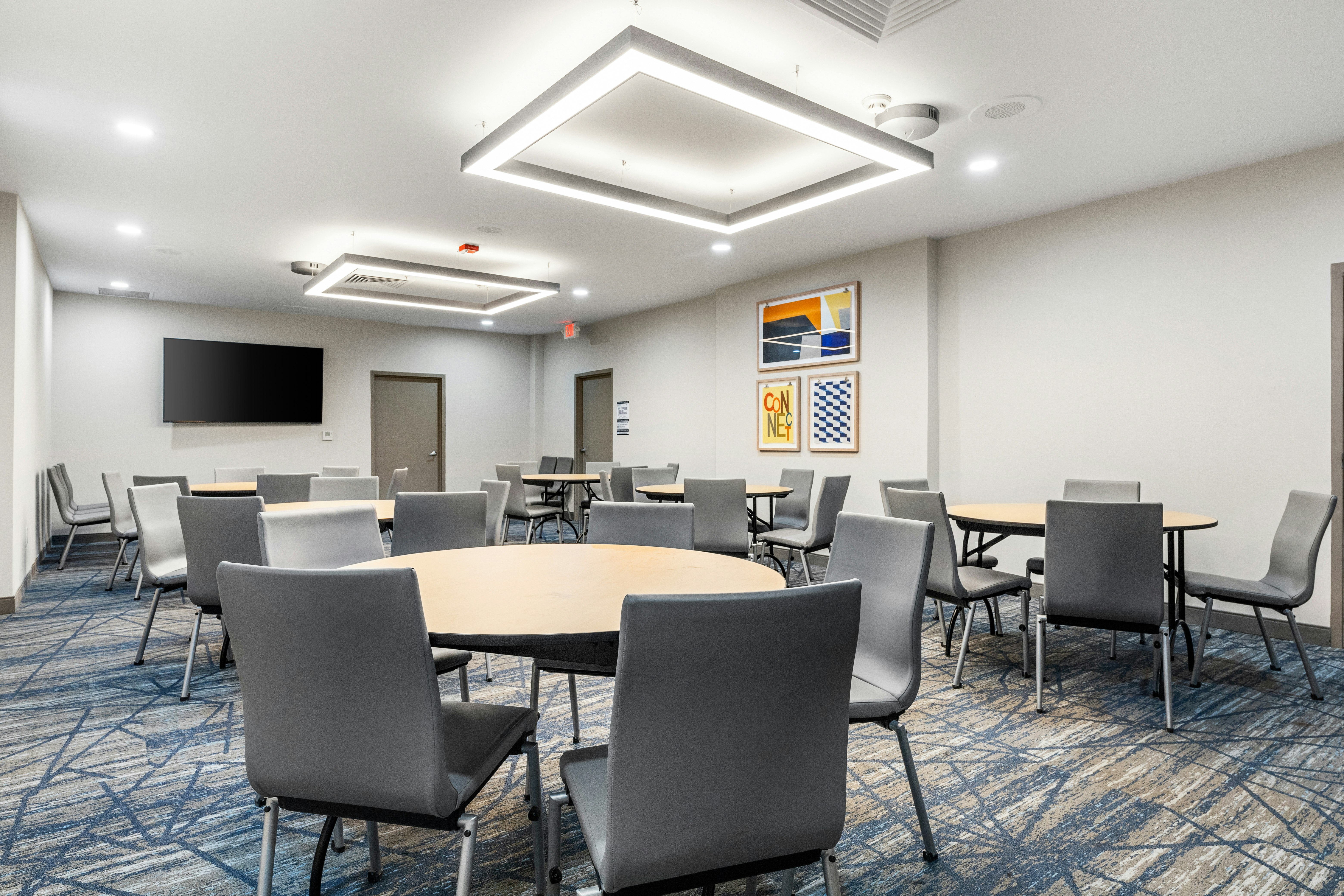 Holiday Inn Express Van Nuys 44/50