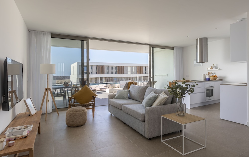 Nivaria Beach Apartments and Villas 35/66