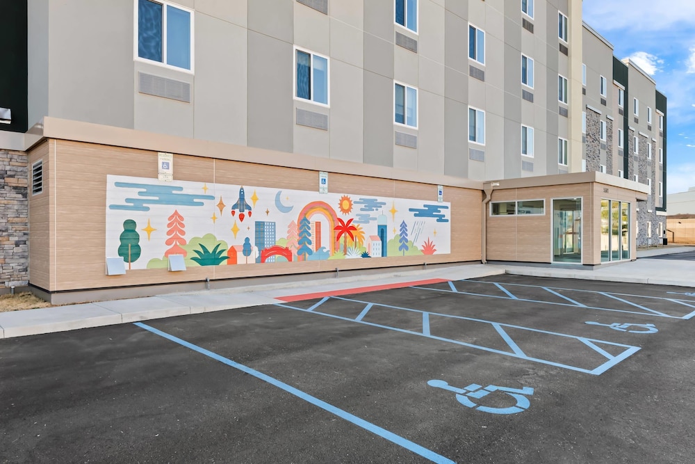 Everhome Suites Huntsville - Research Park 51/60