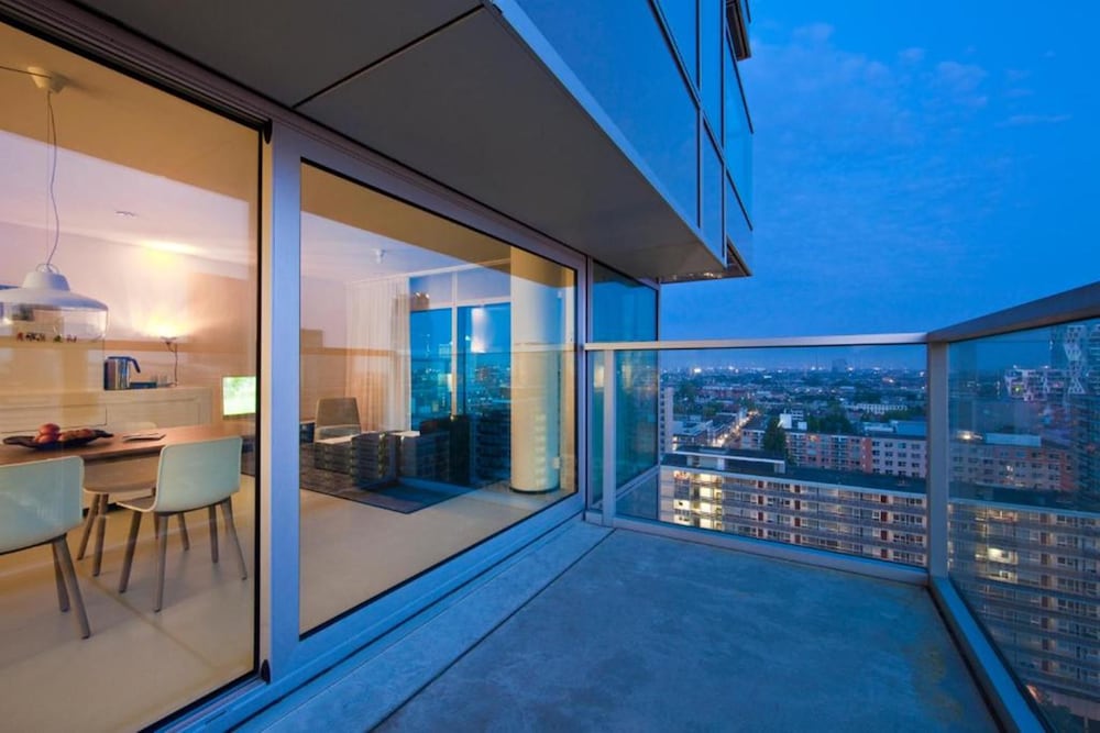 Urban Residences 23/50