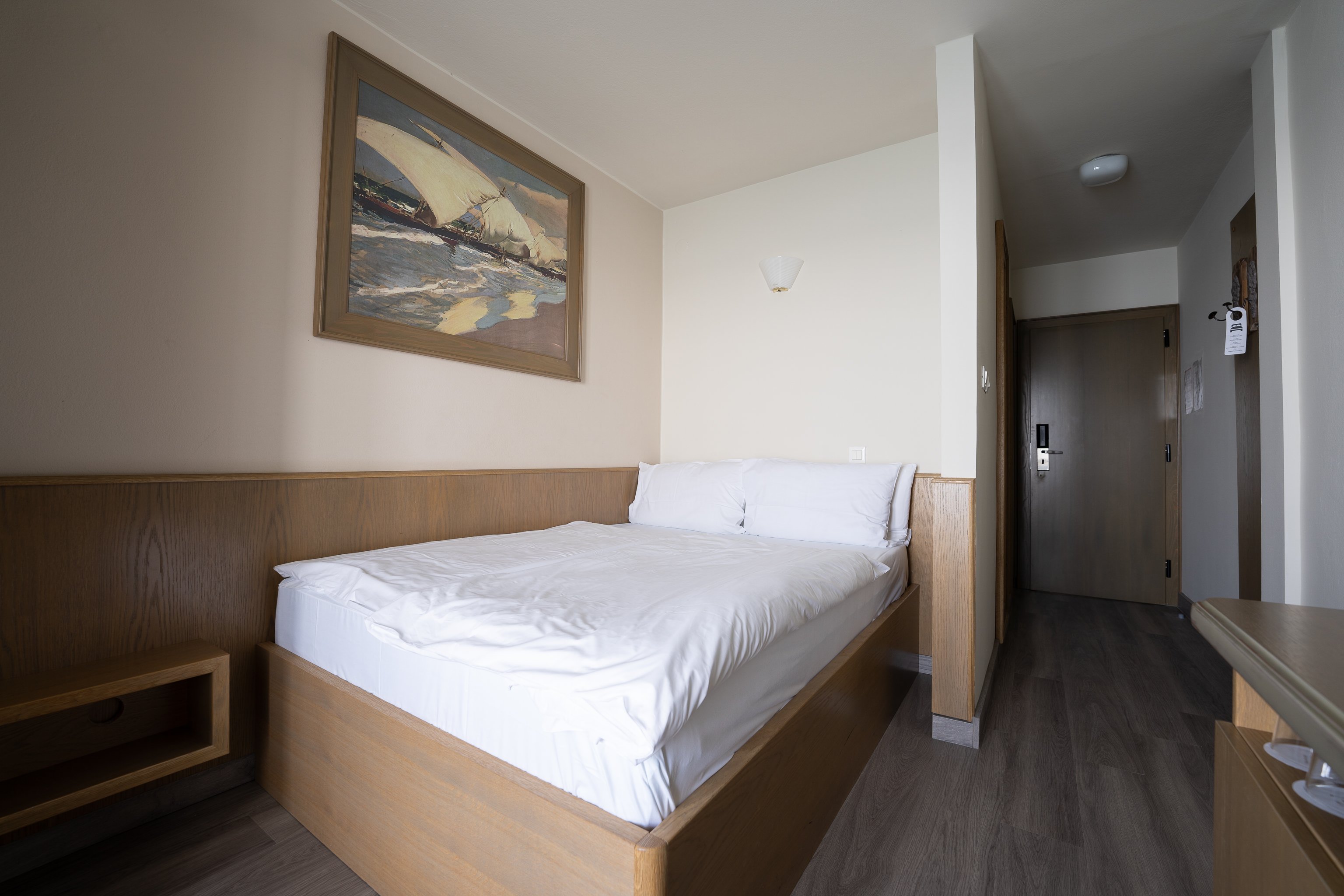 Room, French Bed