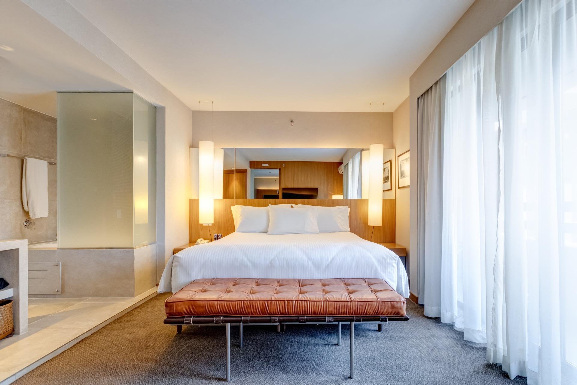 Premium, Suite, Street View
