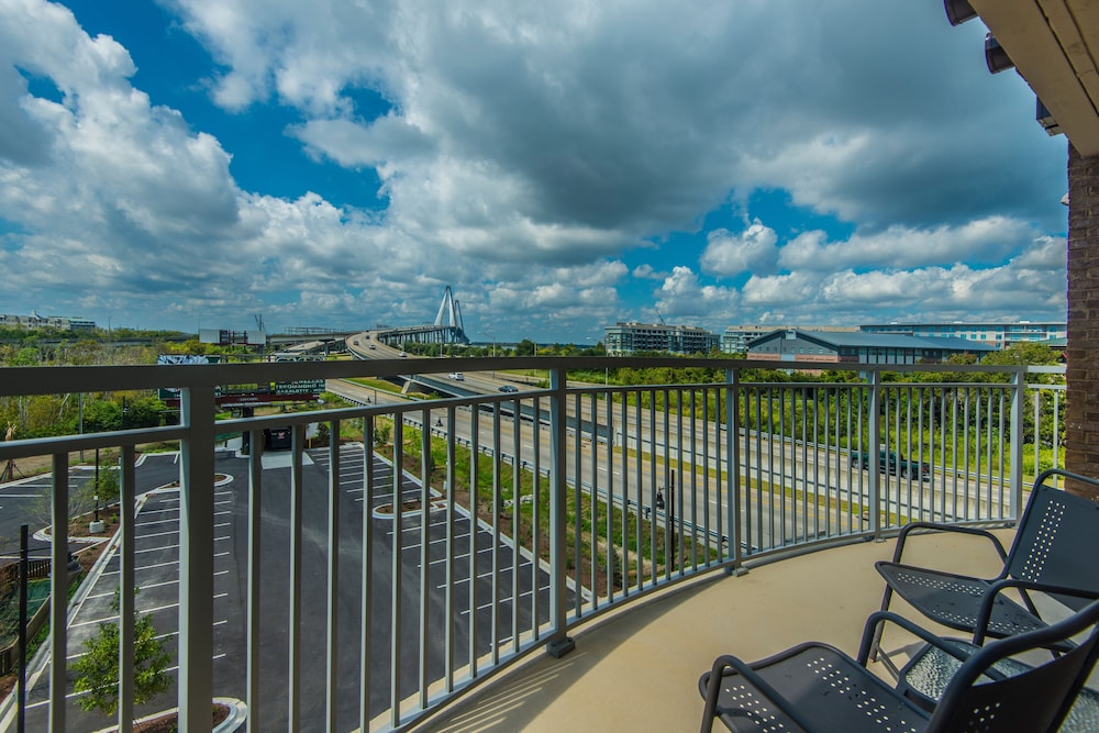 STAYBRIDGE SUITES CHARLESTON - MOUNT PLEASANT 7/60