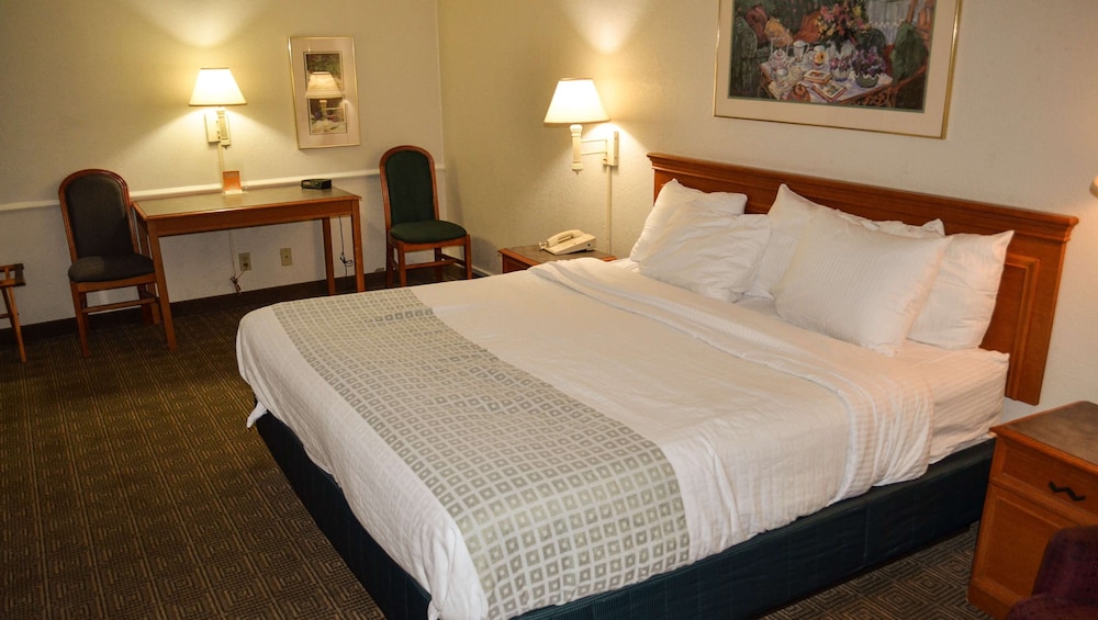 The Grand by Capital O Texarkana I-30 25/50