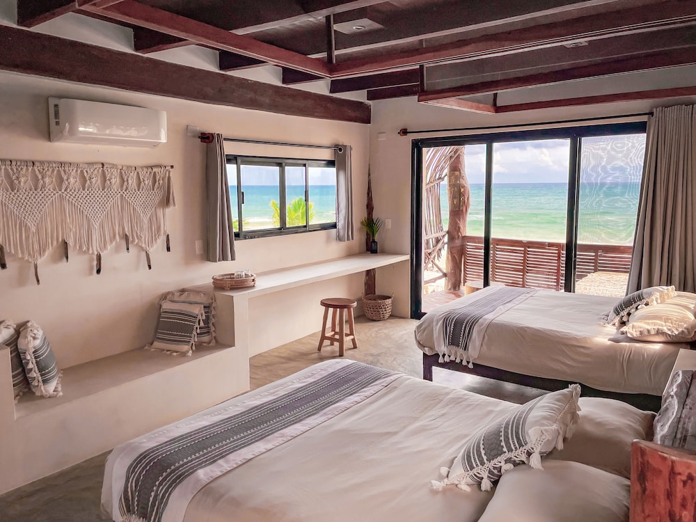 ROOM, 2 BEDS, BEACH FRONT