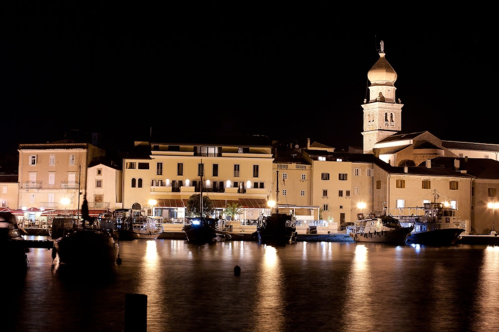 Boutique Hotel Marina 34/40