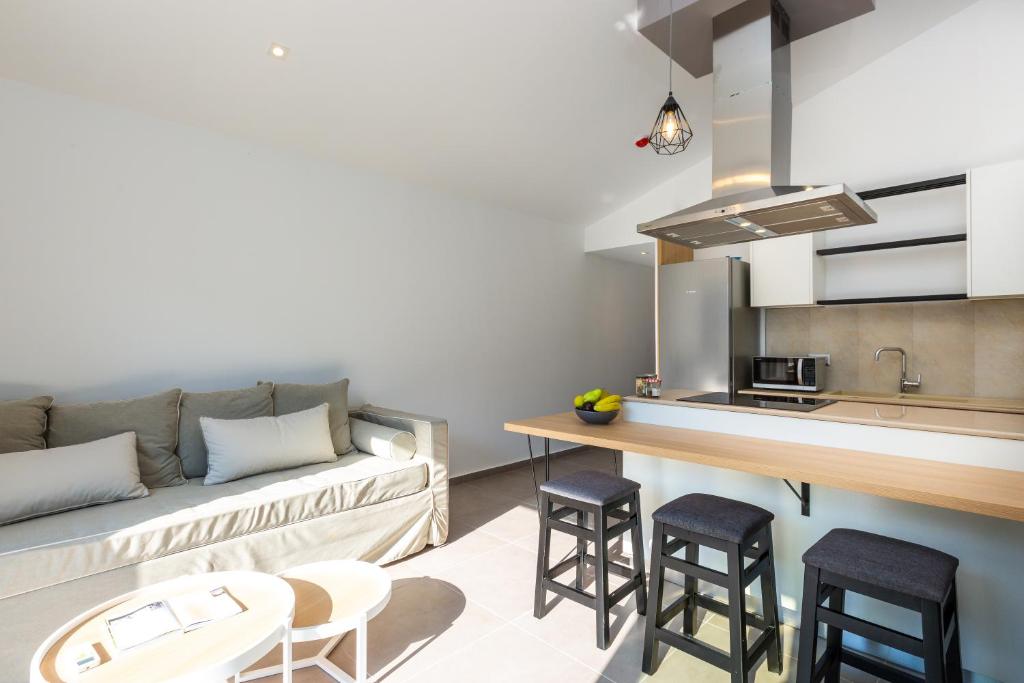 T Hotel Premium Suites 20/24