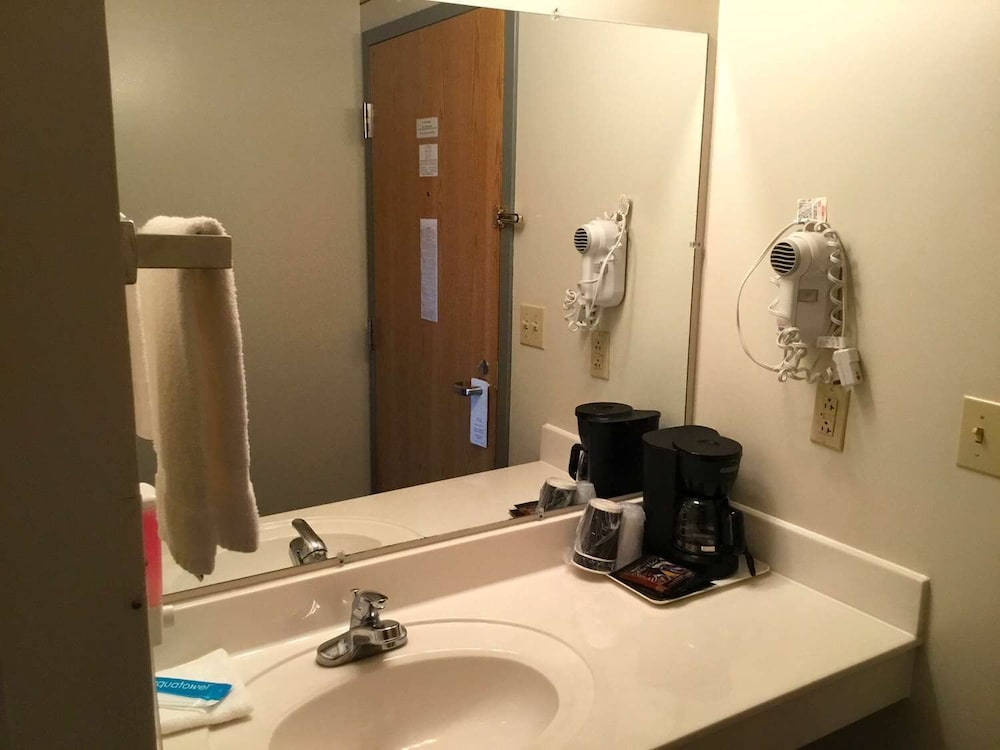 Americas Best Value Inn 29/31