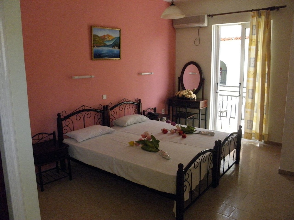 Vossos Hotel Apartments 24/41
