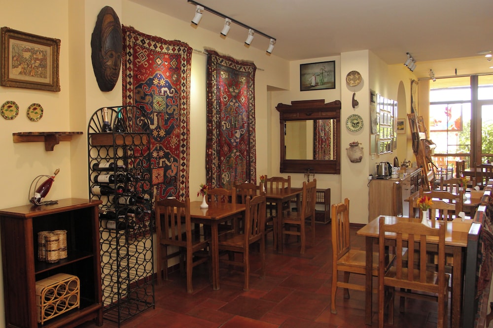 Silk Road Hotel 41/49