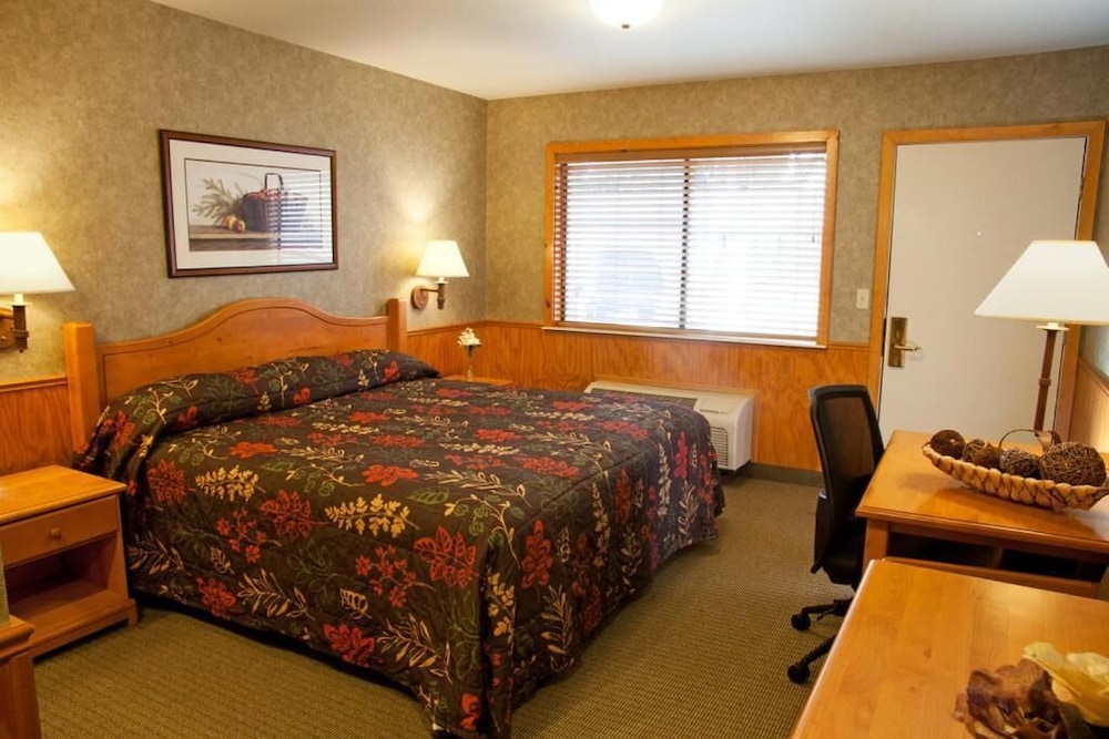 Poulsbo Inn Suites 12/25