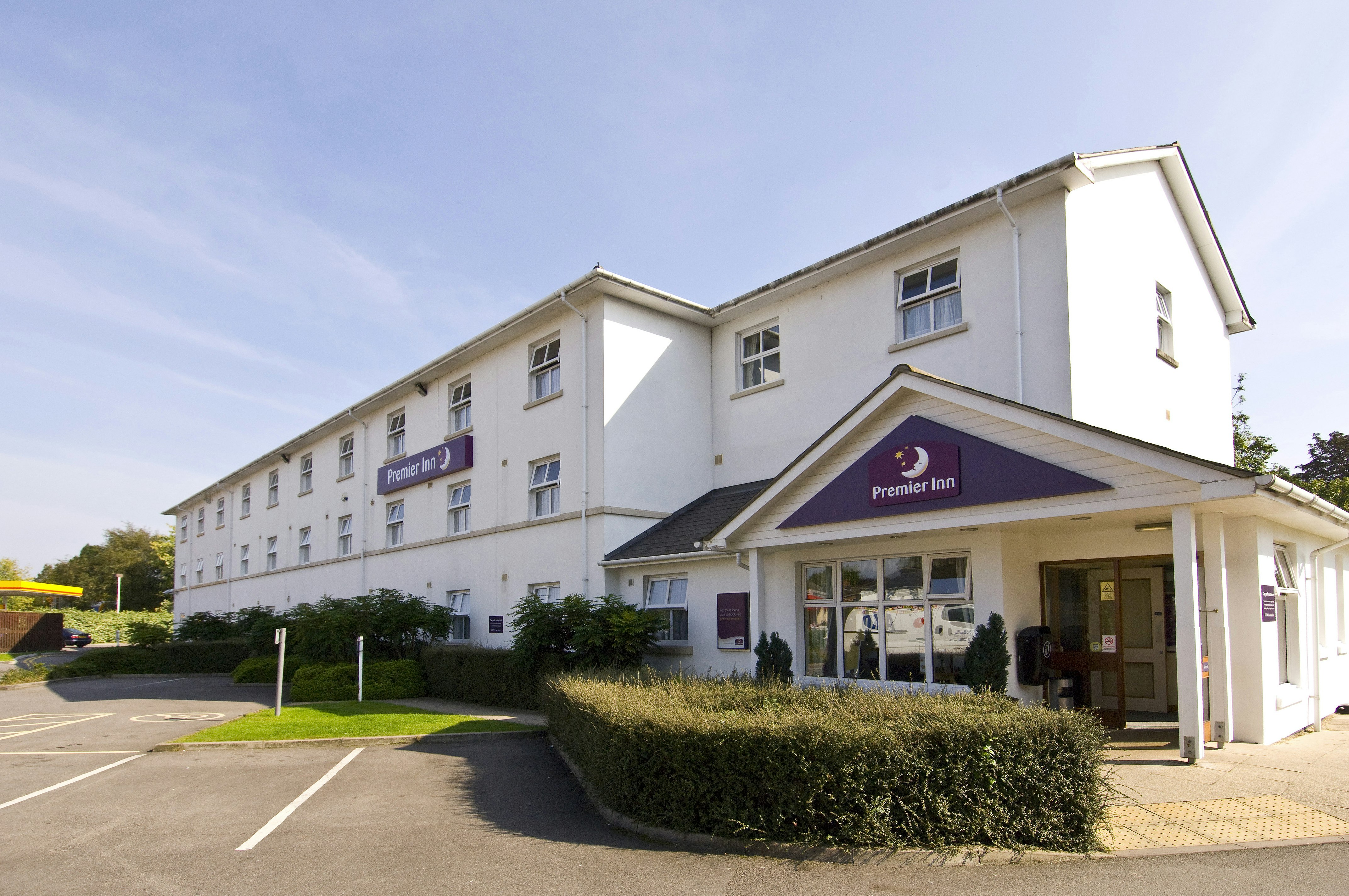 Premier Inn Cheltenham Central (West/A40) 10/24