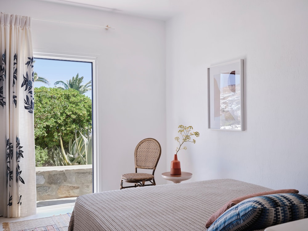 1 BEDROOM, SUPERIOR, GARDEN VIEW