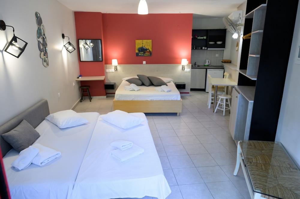 Rouda Bay Beach Hotel 12/50