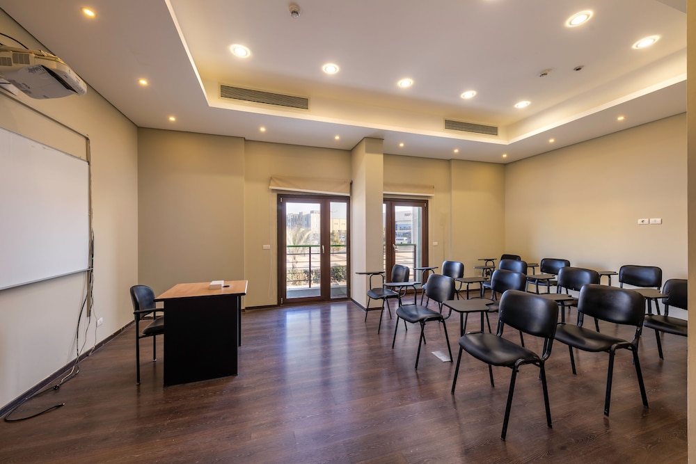 Dhara Residence E2 Lodge Hotel 38/46
