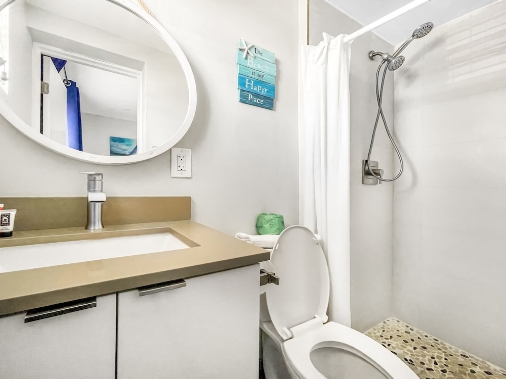 Neptune Oceanfront Rentals 48/49