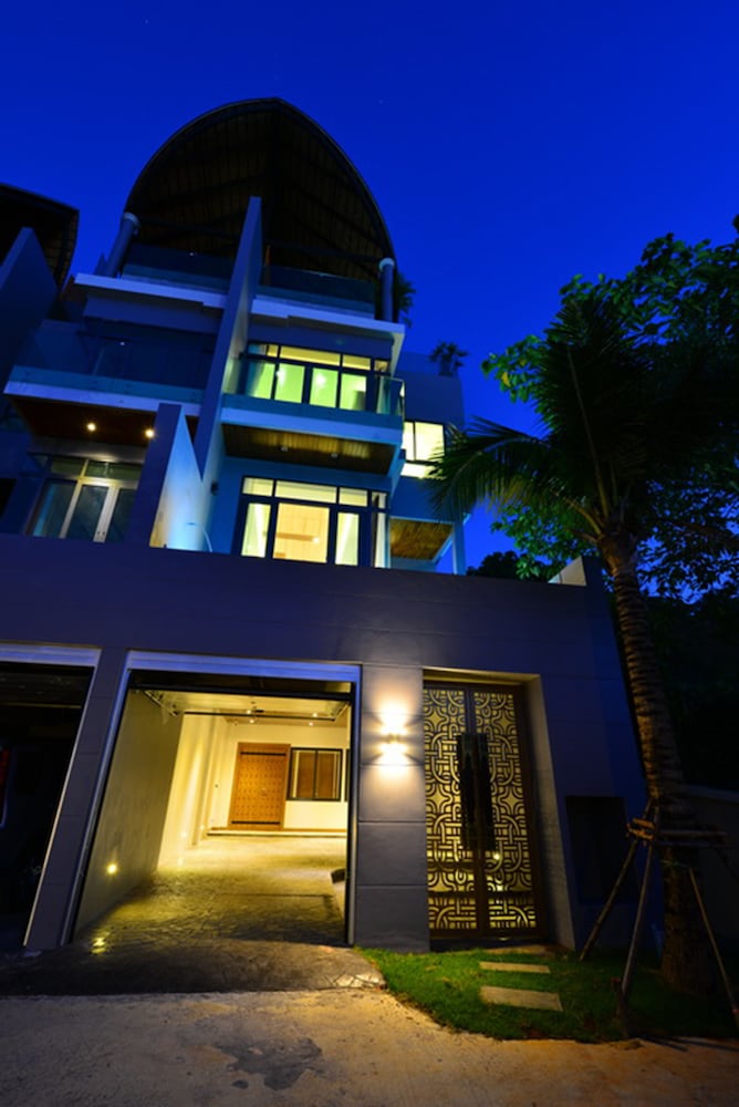 Bukit Pool Villas 1/44