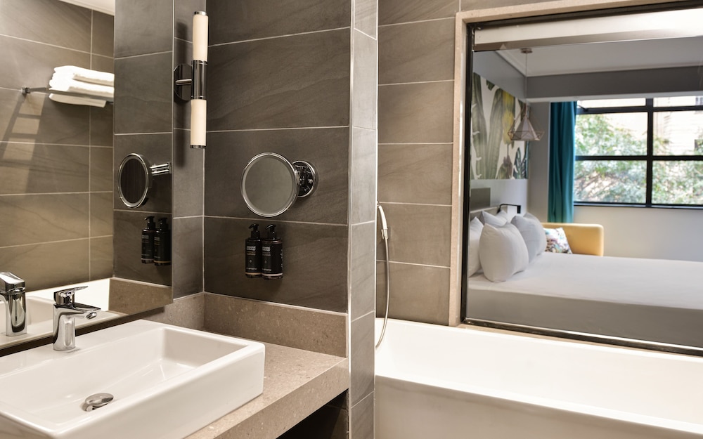 Novotel Nairobi Westlands 57/59