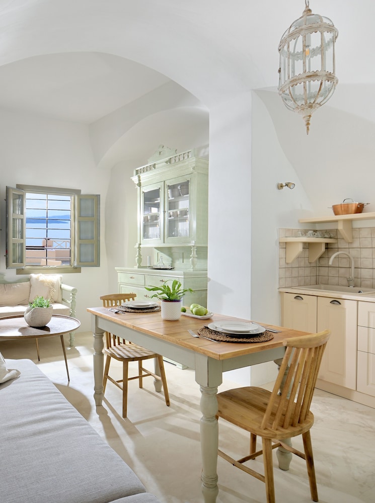The A Collection, Oia by K and K 35/50