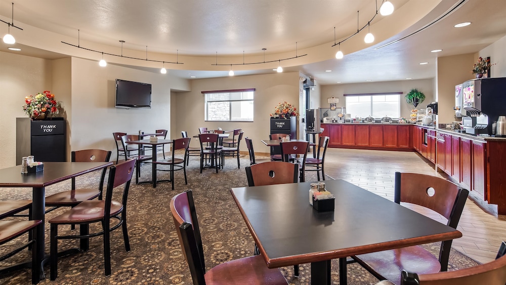 Best Western Plus Fossil Country Inn & Suites 26/32