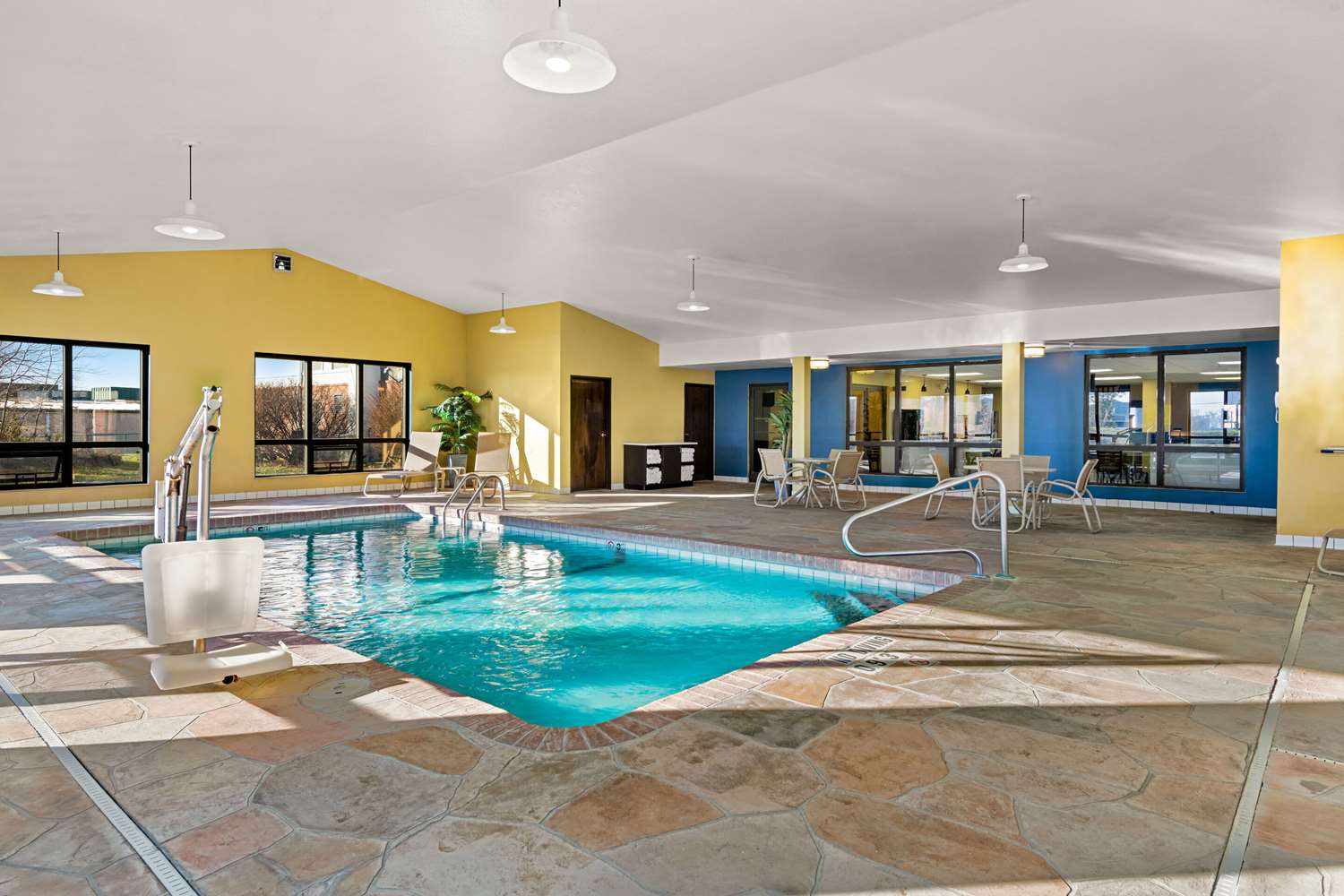 Quality Inn Warrensburg, MO 14/37