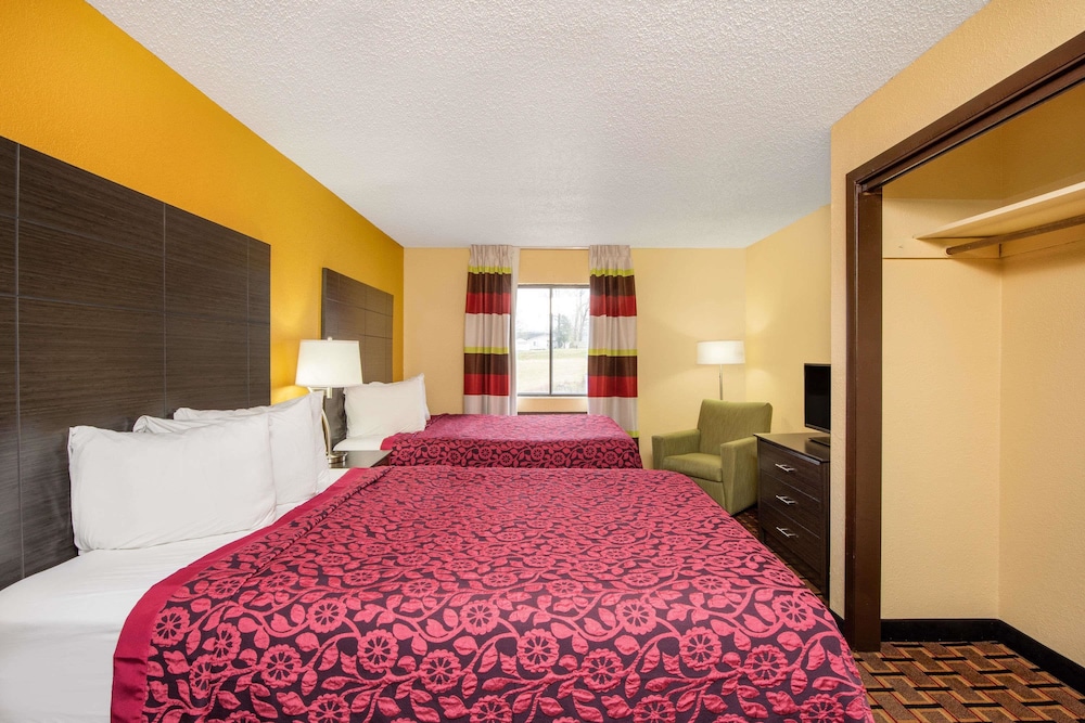 Days Inn By Wyndham Carthage 12/29