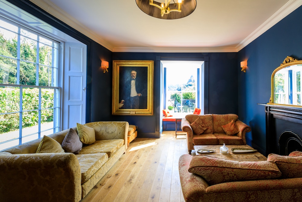 Picton House Hotel 24/45