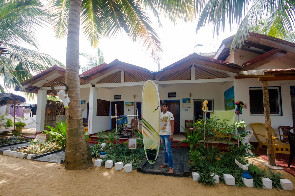Star Rest Beach Hotel Arugambay 3/50