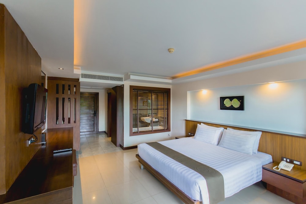DELUXE, DOUBLE BED