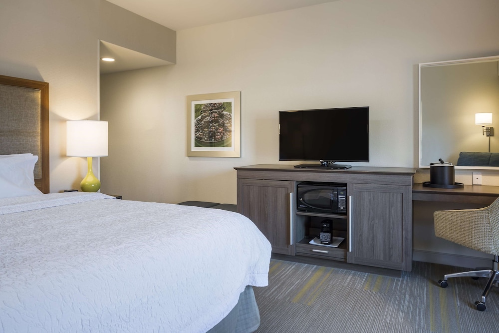 Hampton Inn & Suites-Seattle Woodinville WA 18/51