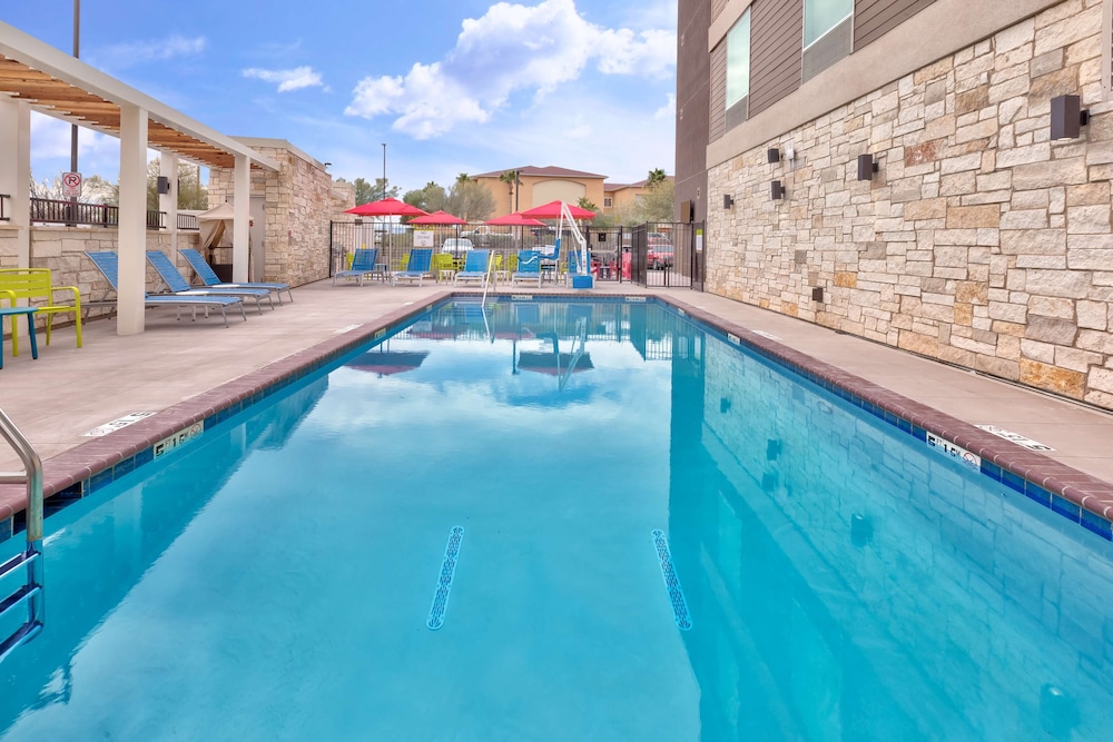 HOME2 SUITES BY HILTON TUCSON AIRPORT 25/47