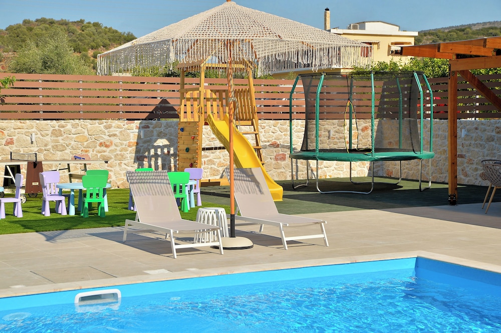 ID Holiday Living 59/72