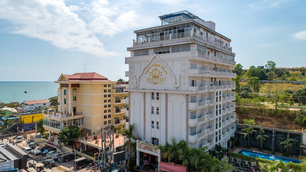 Aristocrat Residence Hotel 4/80