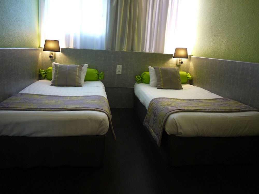 Kyriad Direct Rennes Ouest 9/70