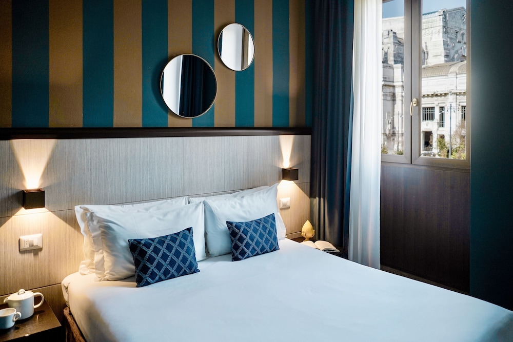 AV Hotel Milano 13/55