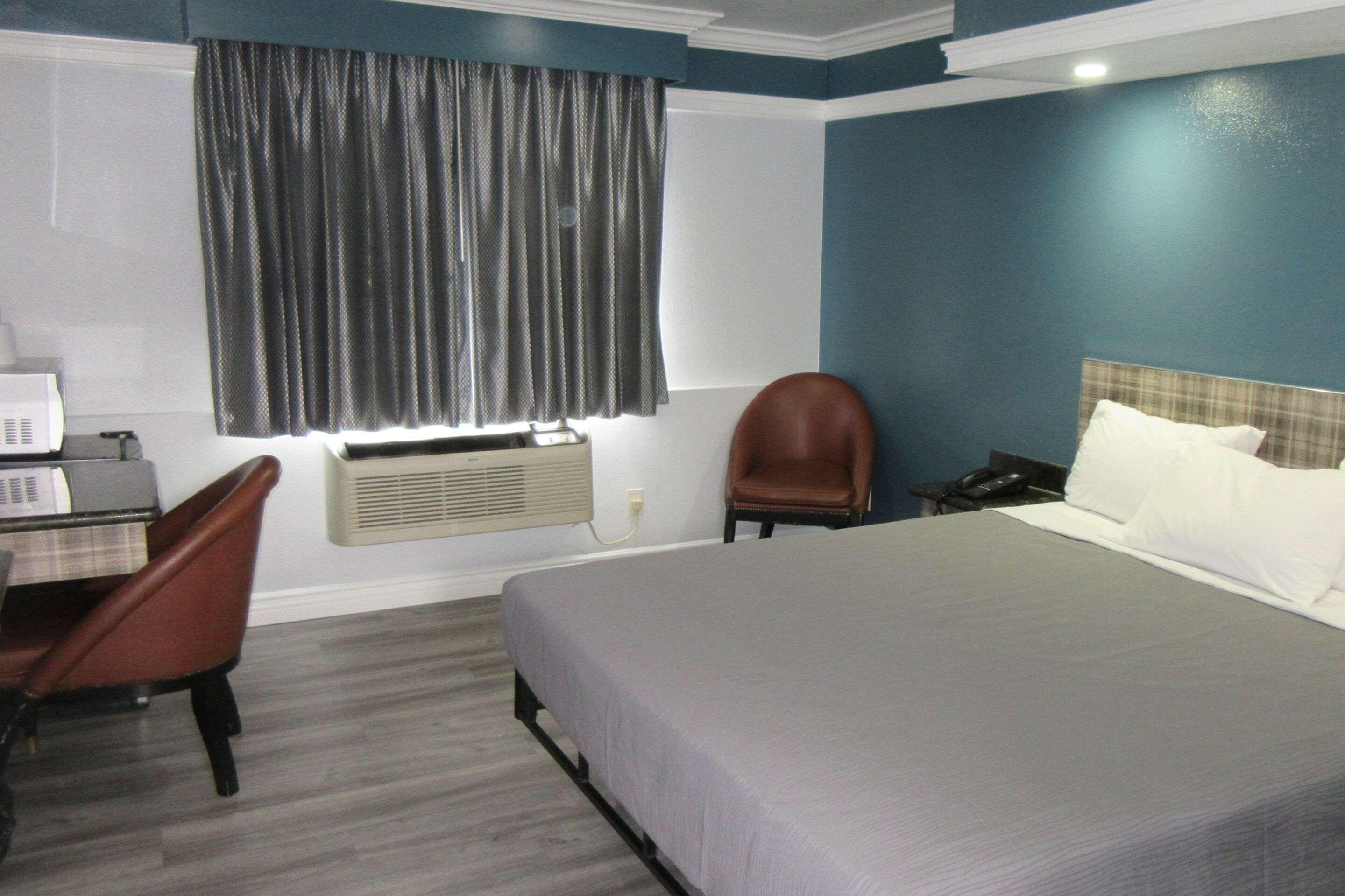 Room, Queen Bed, Accessible