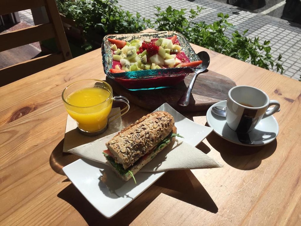 Avocado Surf Hostel 35/50
