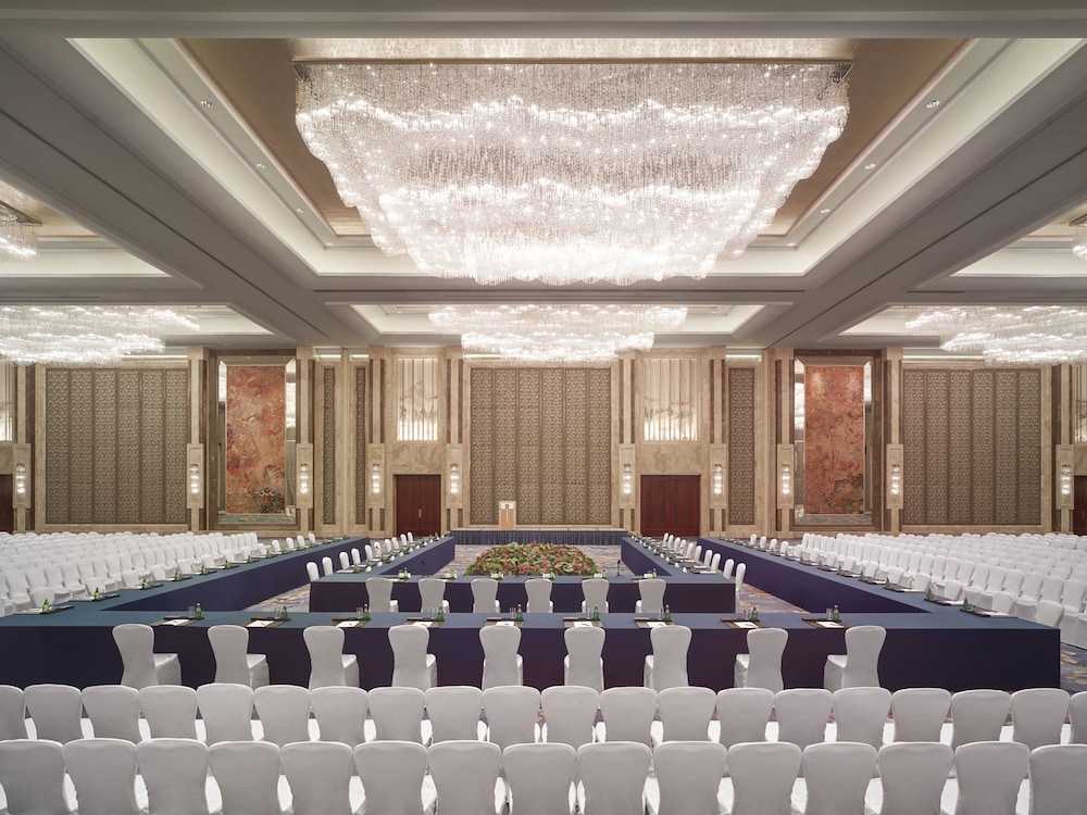 Shangri-La Shenyang 38/50